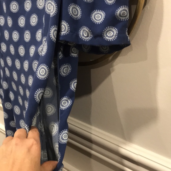 VERO MODA ladies Stylish Top with puffy sleeves. Size Medium, blue in colour - Picture 3 of 6